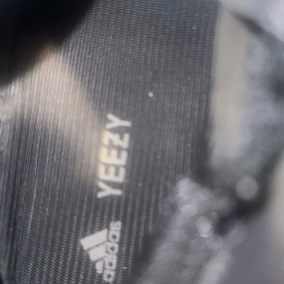 Men’s yezzy - Picture 4 of 4